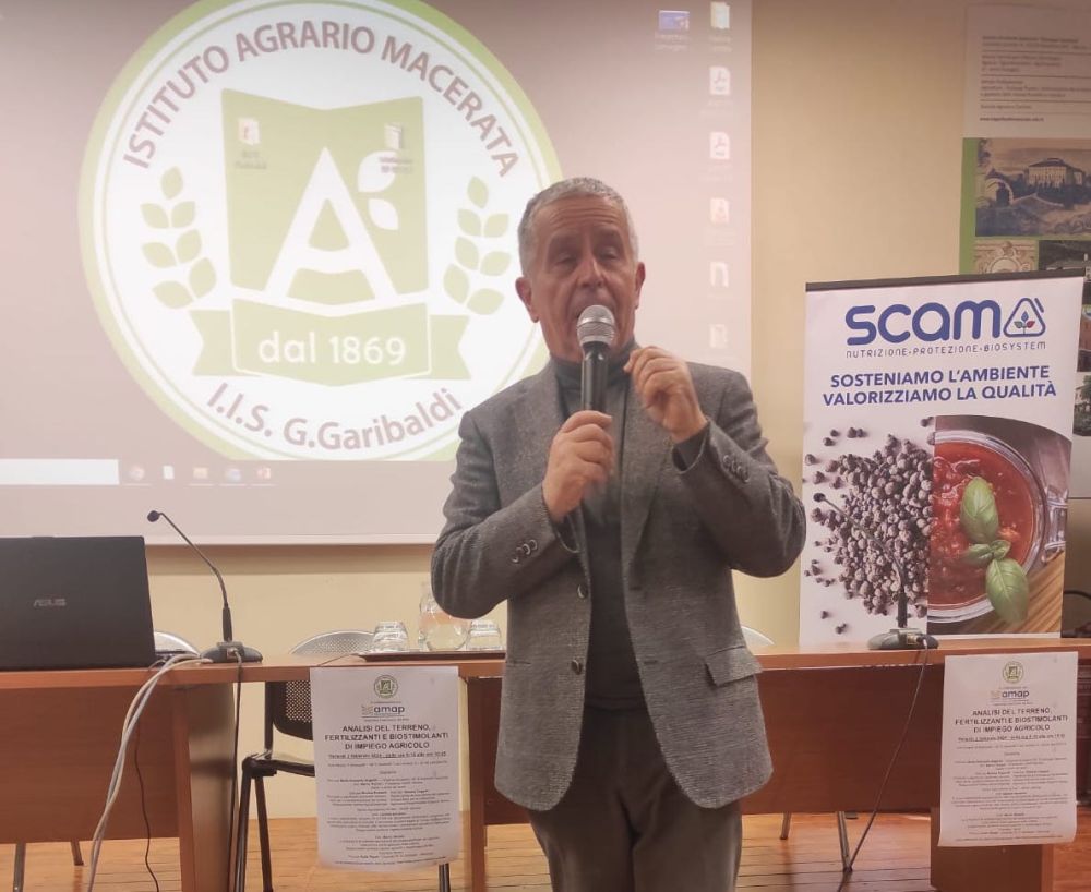 L'immagine ritrae il vicepresidente Frontini che interviene al convegno