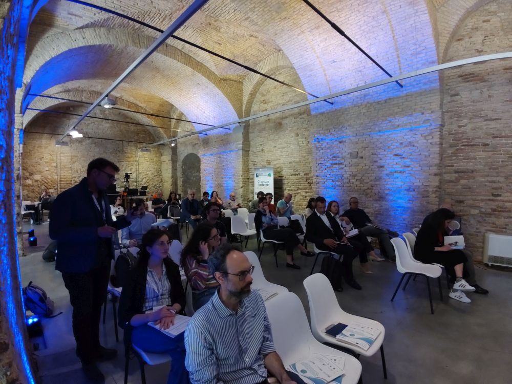 Gli ospiti del workshop seguono con interesse la presentazione dei primi risultati del progetto L'immagine ritrae gli ospiti del workshop seguono con interesse la presentazione dei primi risultati del progetto