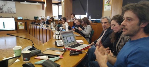 L'immagine ritrae i partecipanti durante uomento di confronto e pianificazione tra i partner del progetto JoinABLE a Venezia