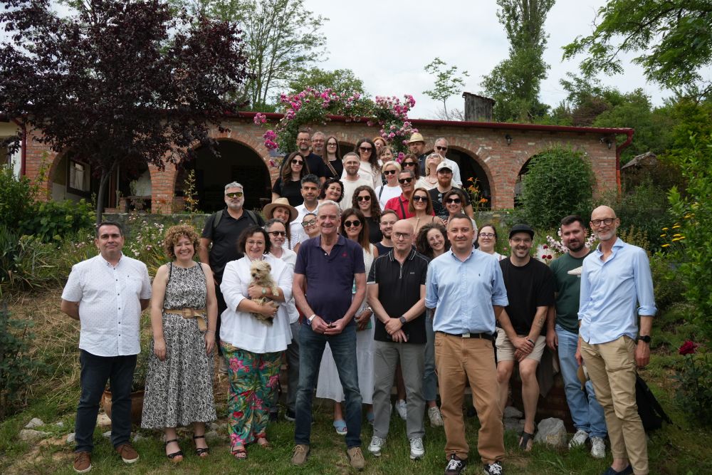 Il team FLAVOR in visita all’azienda agricola HEIT Horseradish and Wine L'immagine ritrae il team FLAVOR in visita all’azienda agricola HEIT Horseradish and Wine