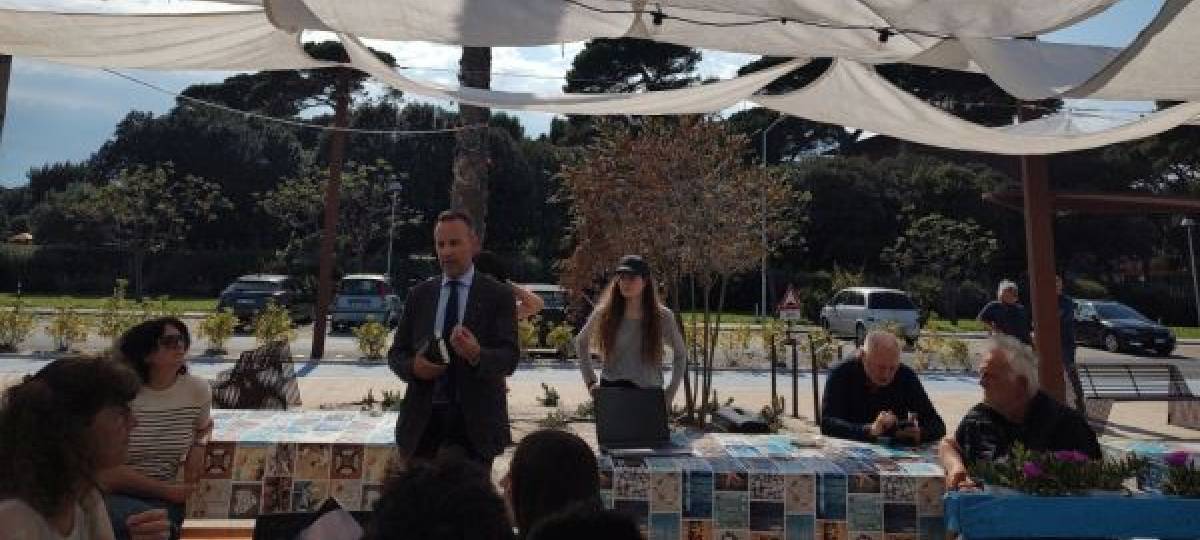 Porto San Giorgio, pescatori e studenti insieme per monitorare plastiche e microplastiche: successo per il progetto JOINABLE
